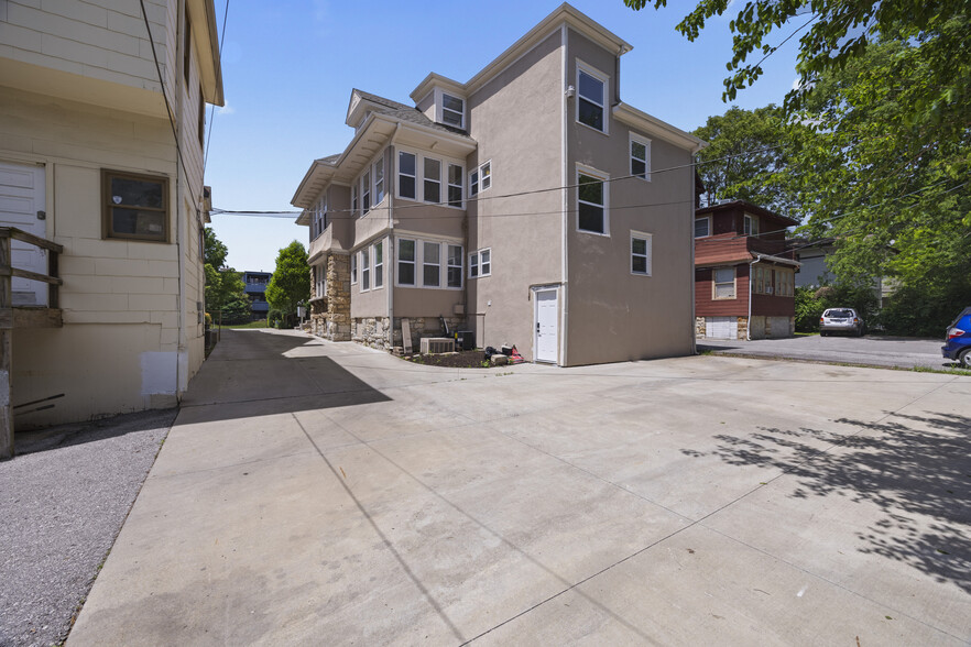 Building Photo - 4055 Warwick Blvd