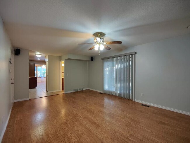 Building Photo - 16456 E Kentucky Ave