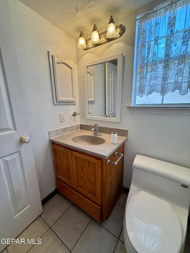 Building Photo - 10924 Walden Pond Ln