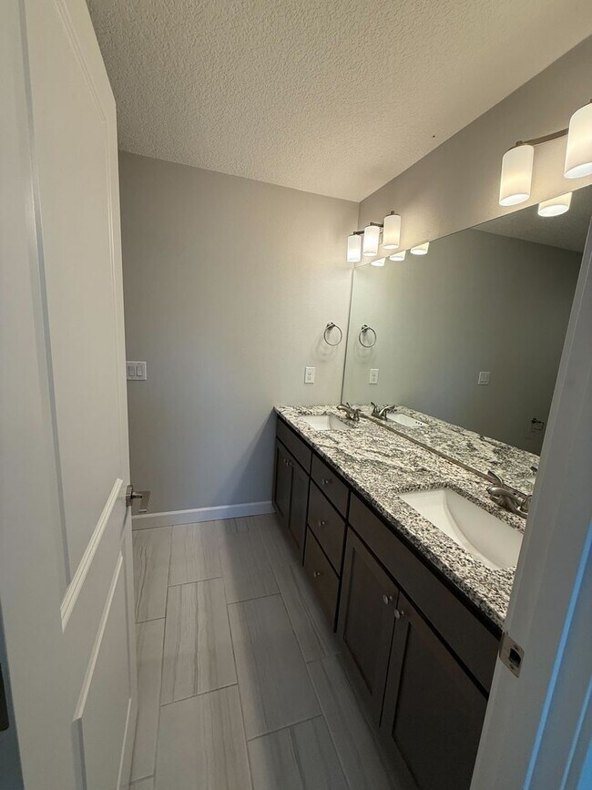 Building Photo - COMING SOON! Beautiful 3Bd/2.5Ba Salmon Creek Home!