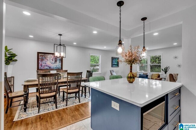 Building Photo - 917 S Forrest Dr