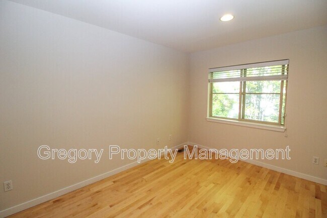 Building Photo - 15720 NE 95th Way