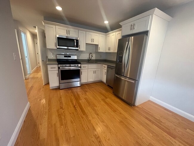 Building Photo - 373 Dorchester St