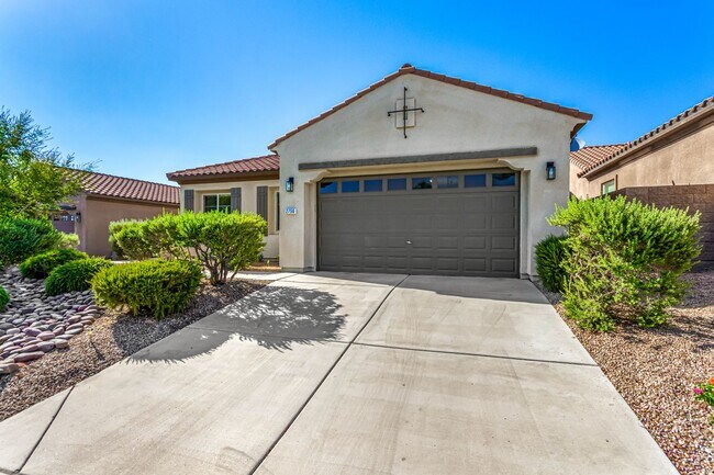 Building Photo - Anthem Highlands home with energy saving u...