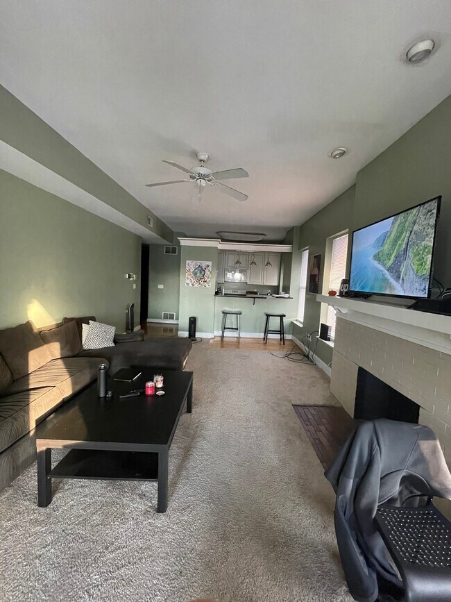 Building Photo - 1694 N High St