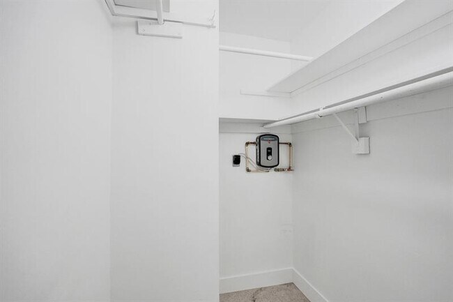 Building Photo - 1821 Middle River Dr