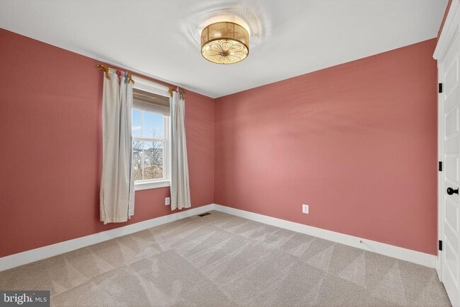 Building Photo - 513 Parkland Dr