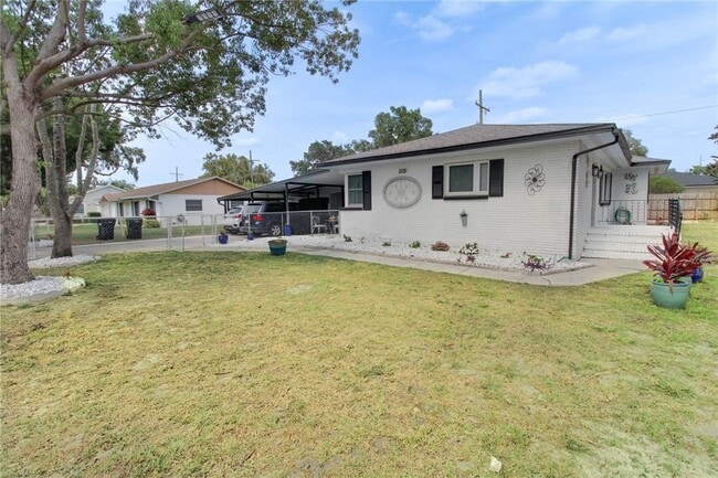 Building Photo - 1115 Holden Ave