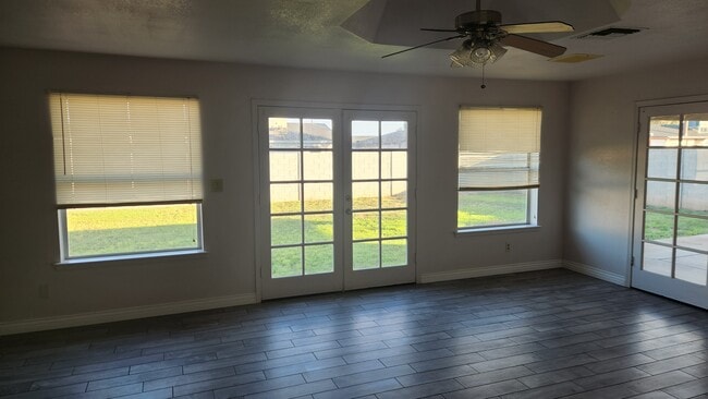 Building Photo - 2654 E Impala Ave