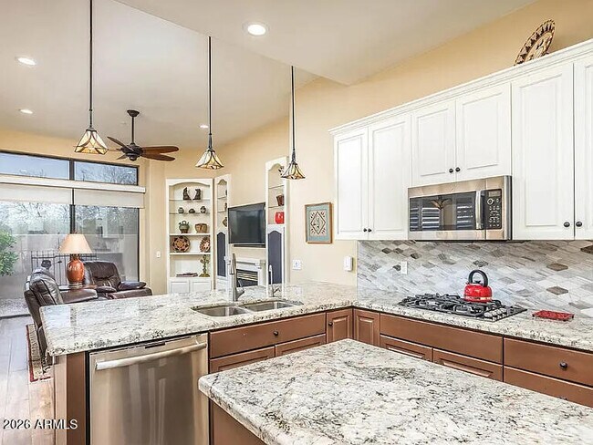 Building Photo - 8331 E Cactus Wren Rd