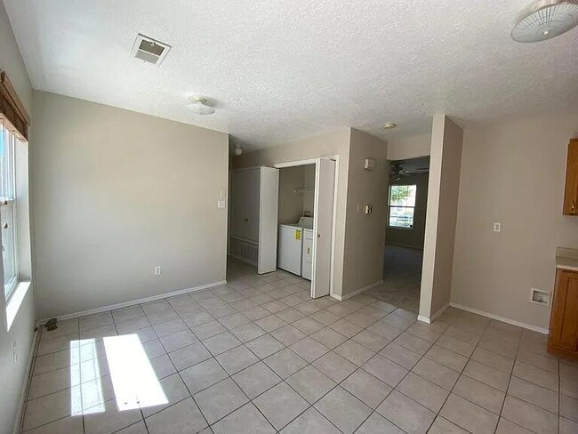 Building Photo - 10728 Miera Dr NW
