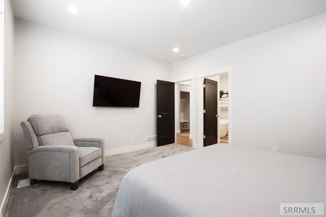 Building Photo - COMPLETELY FURNISHED HOME FOR RENT IN SUGA...