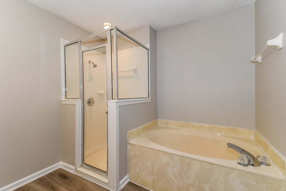 Building Photo - 10260 Normanwood Ct