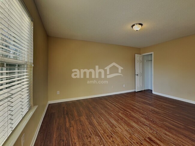 Building Photo - 4928 Alenja Ln