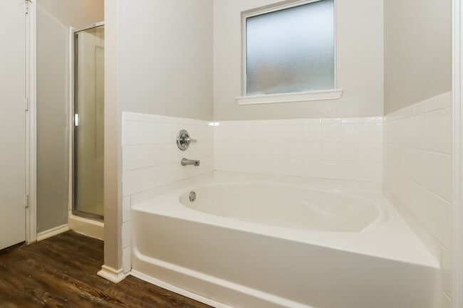 Building Photo - 3643 Bridgebluff Ln