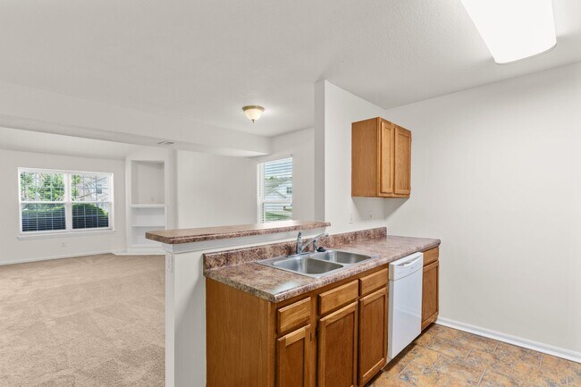 Building Photo - 304-306 Dads Way