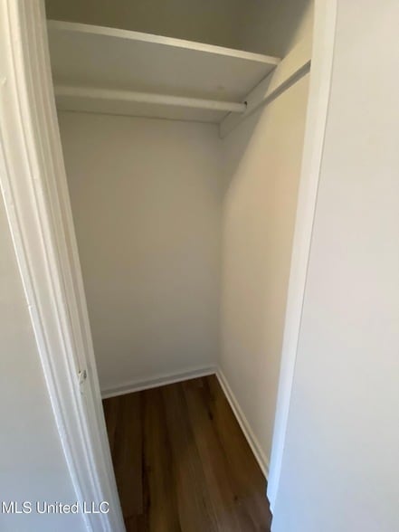 Building Photo - 8230 Cedarbrook Dr