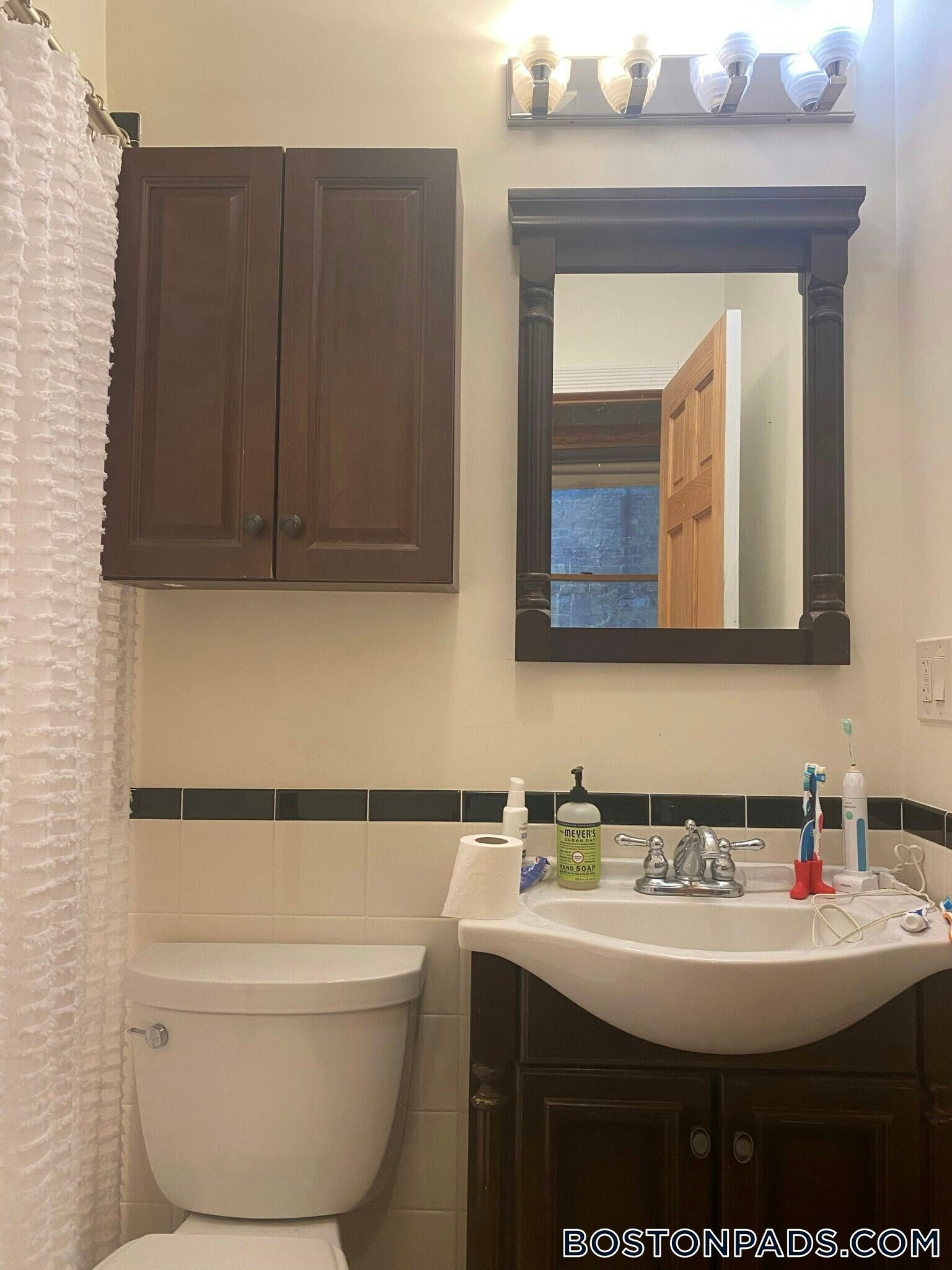 Building Photo - 16 S Russell St