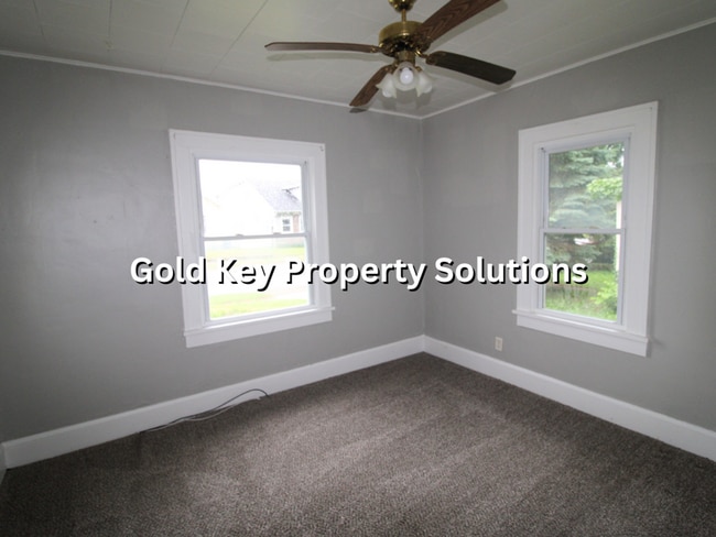 Building Photo - 2 BR 1 BA Home with Covered Front Porch (NO SECTION 8)