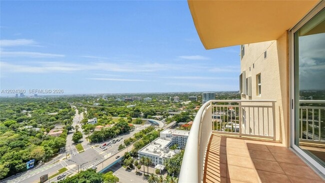 Building Photo - 2475 Brickell Ave