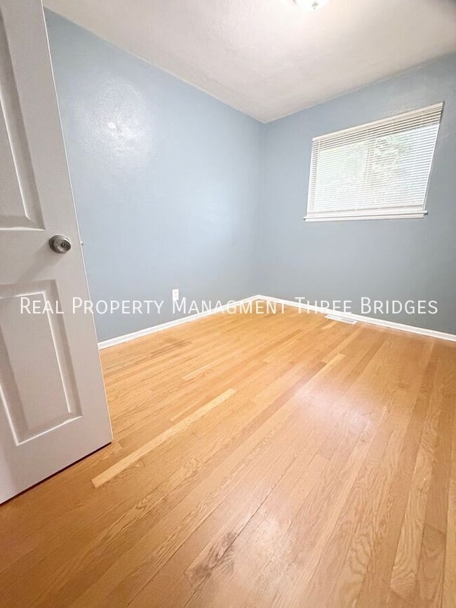 Building Photo - 7025 Richwood Ln