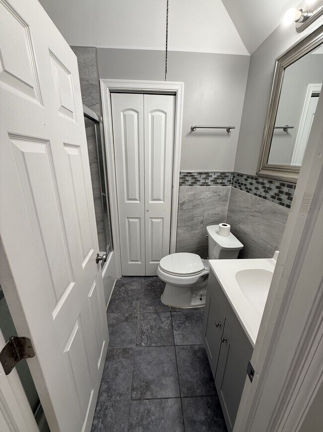 Building Photo - Beautiful 3 Bedroom Home – Updated & Move In Ready
