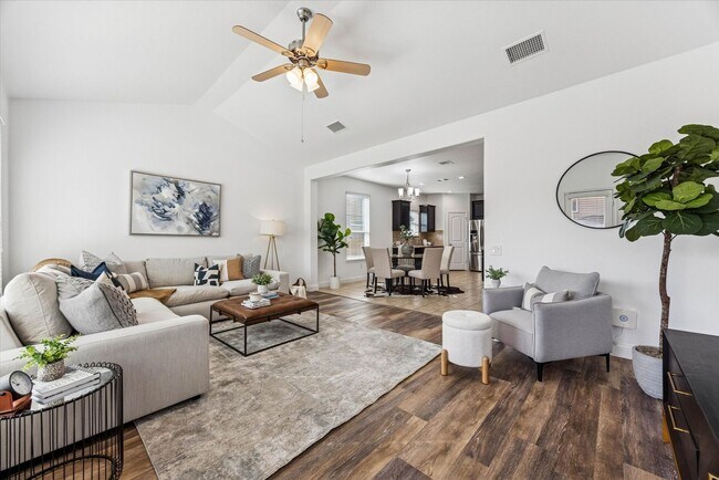 Building Photo - 4 bd/2.5 ba in Pflugerville ready for move in!