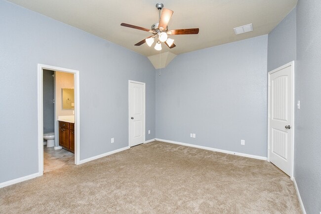 Building Photo - 2826 Whitman Dr