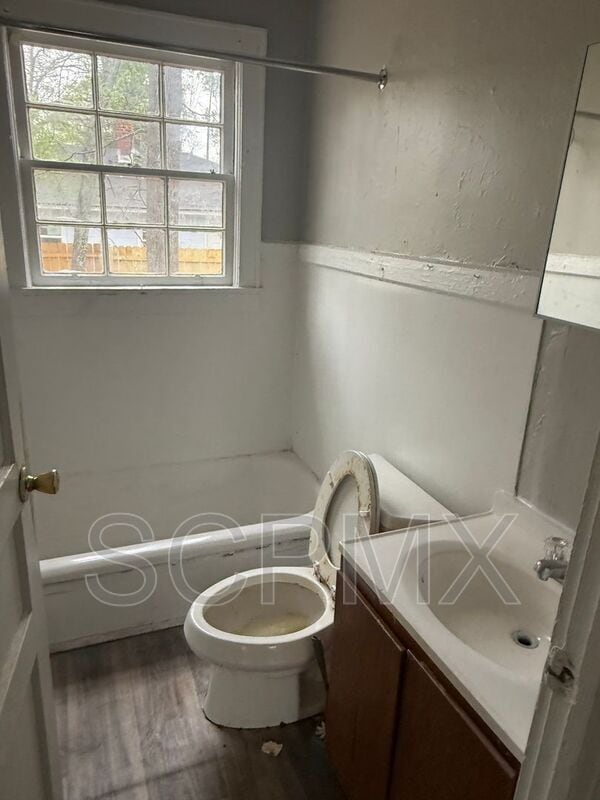 Building Photo - 414-B E Charlotte Ave