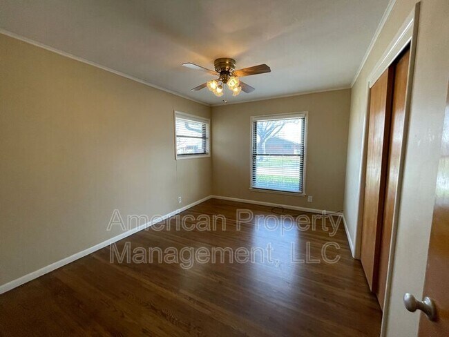Building Photo - 2622 S 74th E Ave