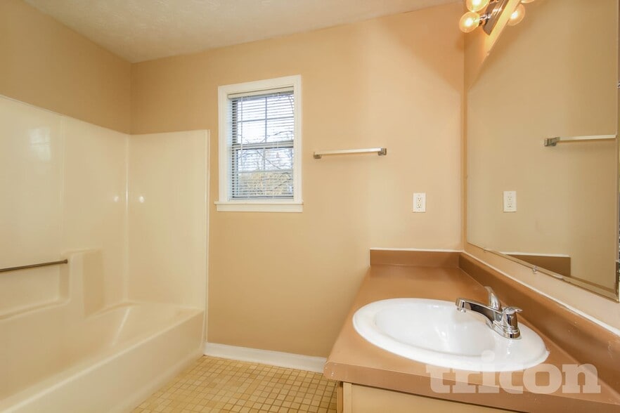 Building Photo - 2889 Darrah Ct SW