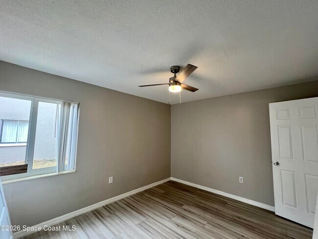 Building Photo - 800 N Fiske Blvd