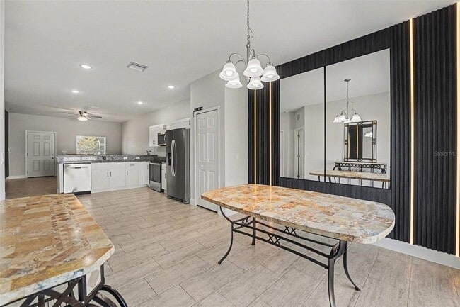 Building Photo - 707 Leopard Ct