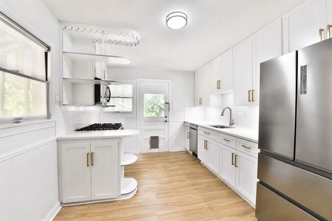Building Photo - 1008 Milam Pl
