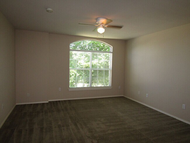 Building Photo - 593 Cullen Blvd