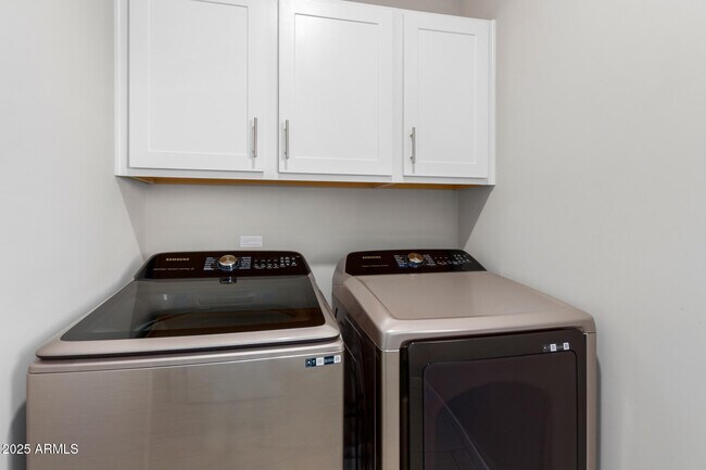 Building Photo - 2134 W Harmont Dr