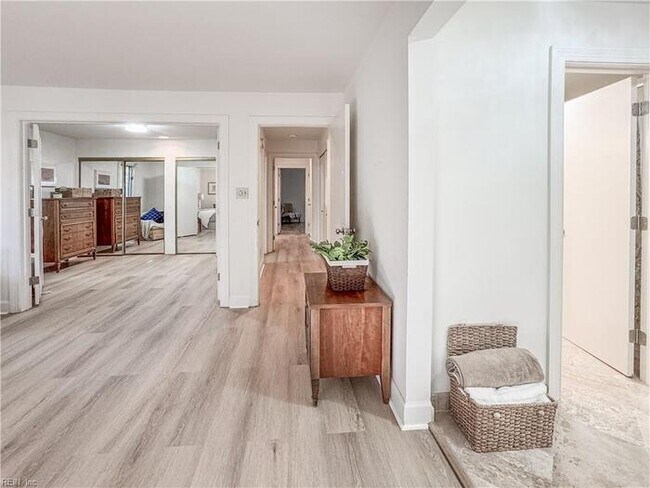 Building Photo - WATERFRONT 5 BEDROOM/4 BATH IN VIRGINIA BEACH! READY FOR RENT!!