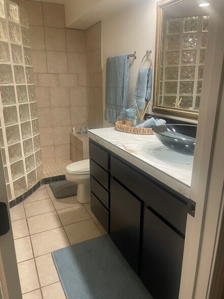 Bathroom - 2845 Bethune Ct
