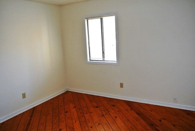 Building Photo - 216-B Greene St