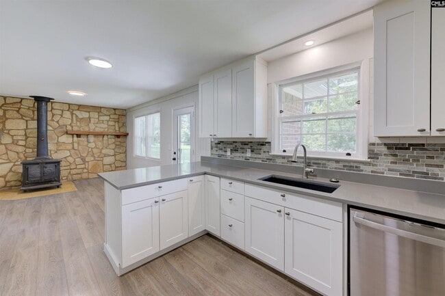 Building Photo - 1612 Bradley Dr