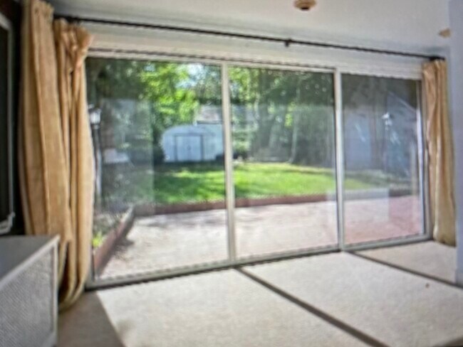 Building Photo - 58 Hicks Ln