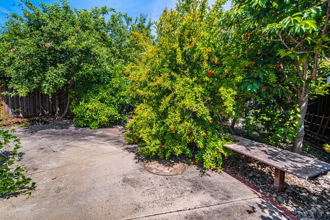 Building Photo - 4560 Benedick Ct