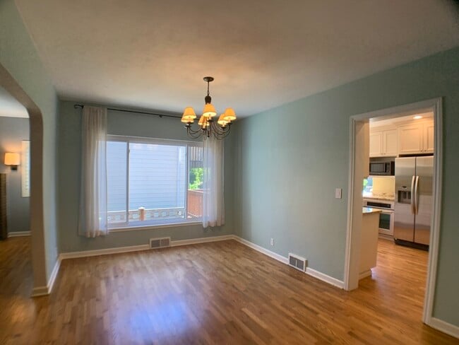 Building Photo - 3829 NE 95th St