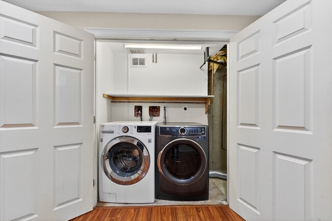 Building Photo - 6 Adams St