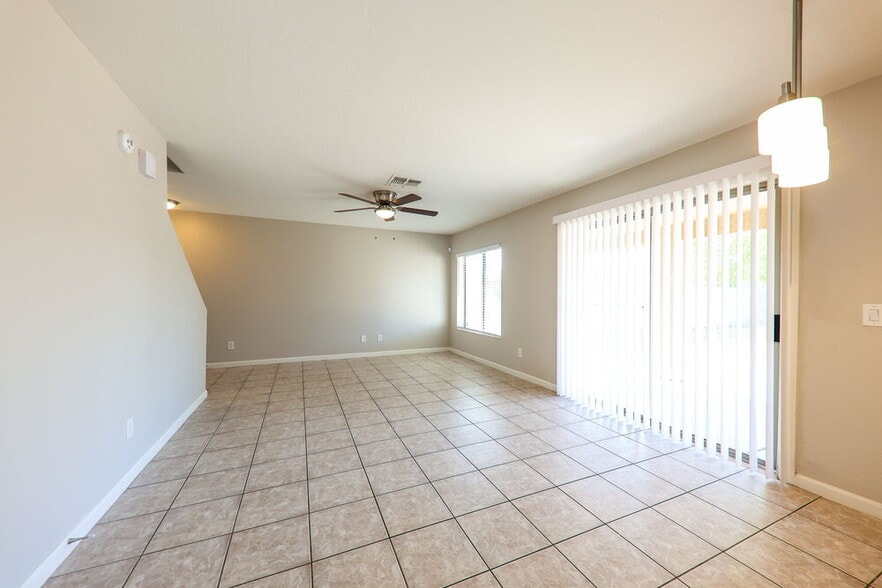 Building Photo - 12329 W Windrose Dr