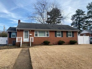 Building Photo - Updated brick ranch in Sandston VA