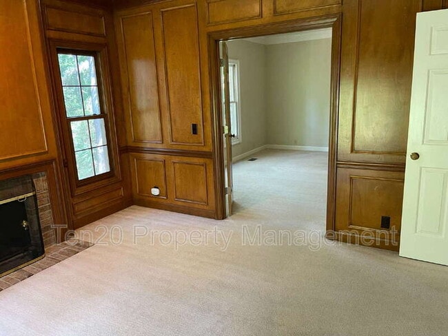 Building Photo - 1544 Glencoe Dr