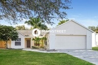Building Photo - 3 Bedroom Pet-Friendly Home in St. Cloud, FL with Main Street Renewal