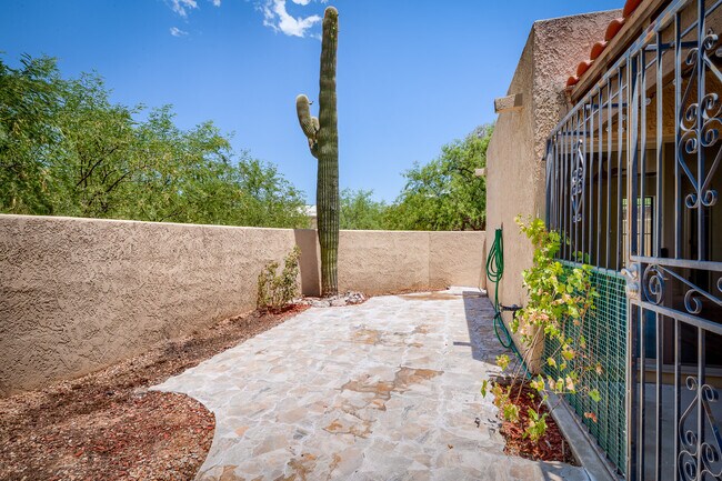 Rear Fenced Entertaining Space - 5319 E Beverly Fair Dr