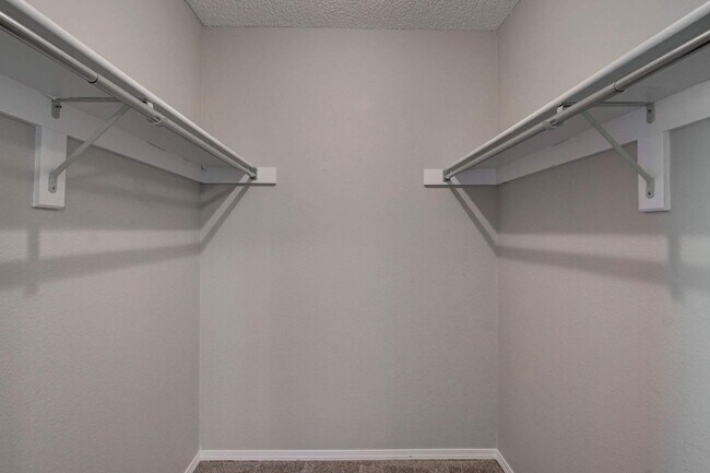 Building Photo - $2,025 - 2 Bed, 2.5 Bath Unit in Lakewood with In-Unit Laundry!